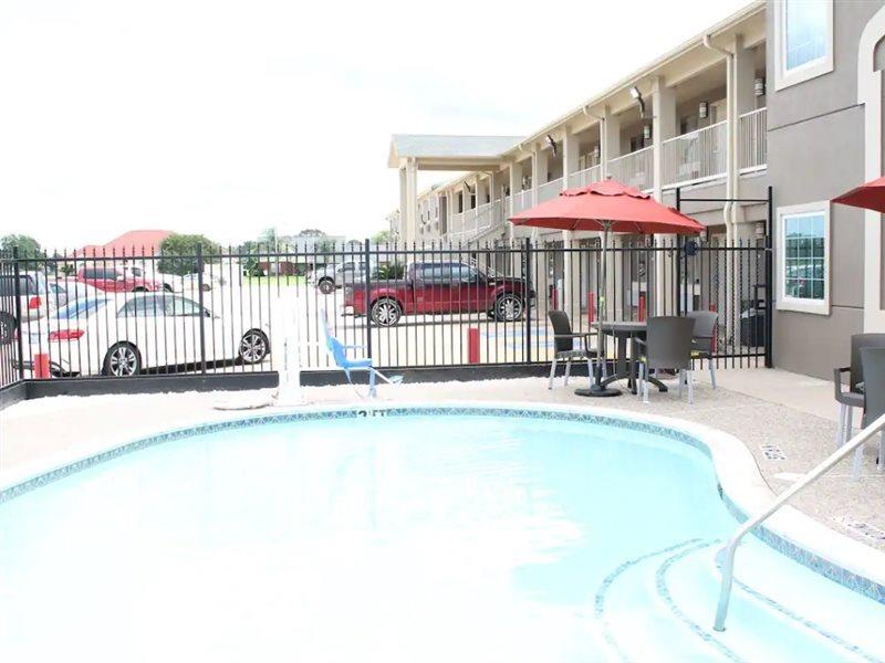 Quality Inn And Suites Port Arthur Nederland Bagian luar foto