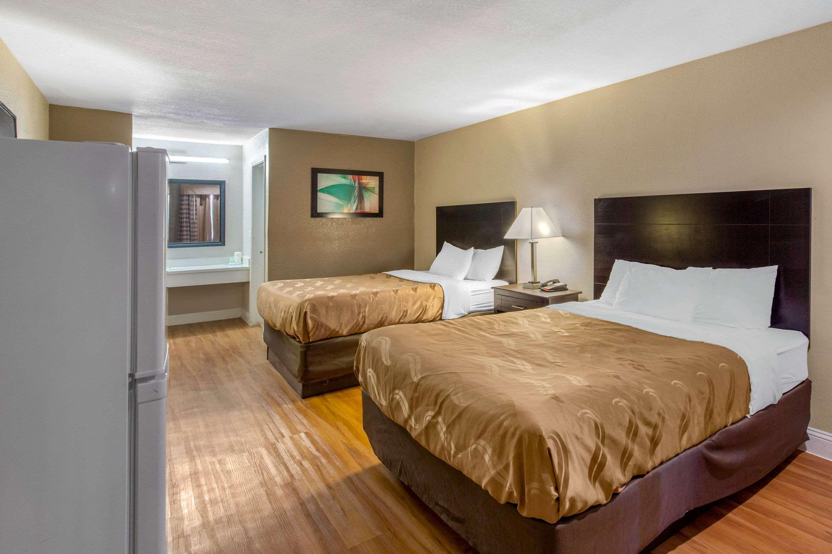 Quality Inn And Suites Port Arthur Nederland Bagian luar foto