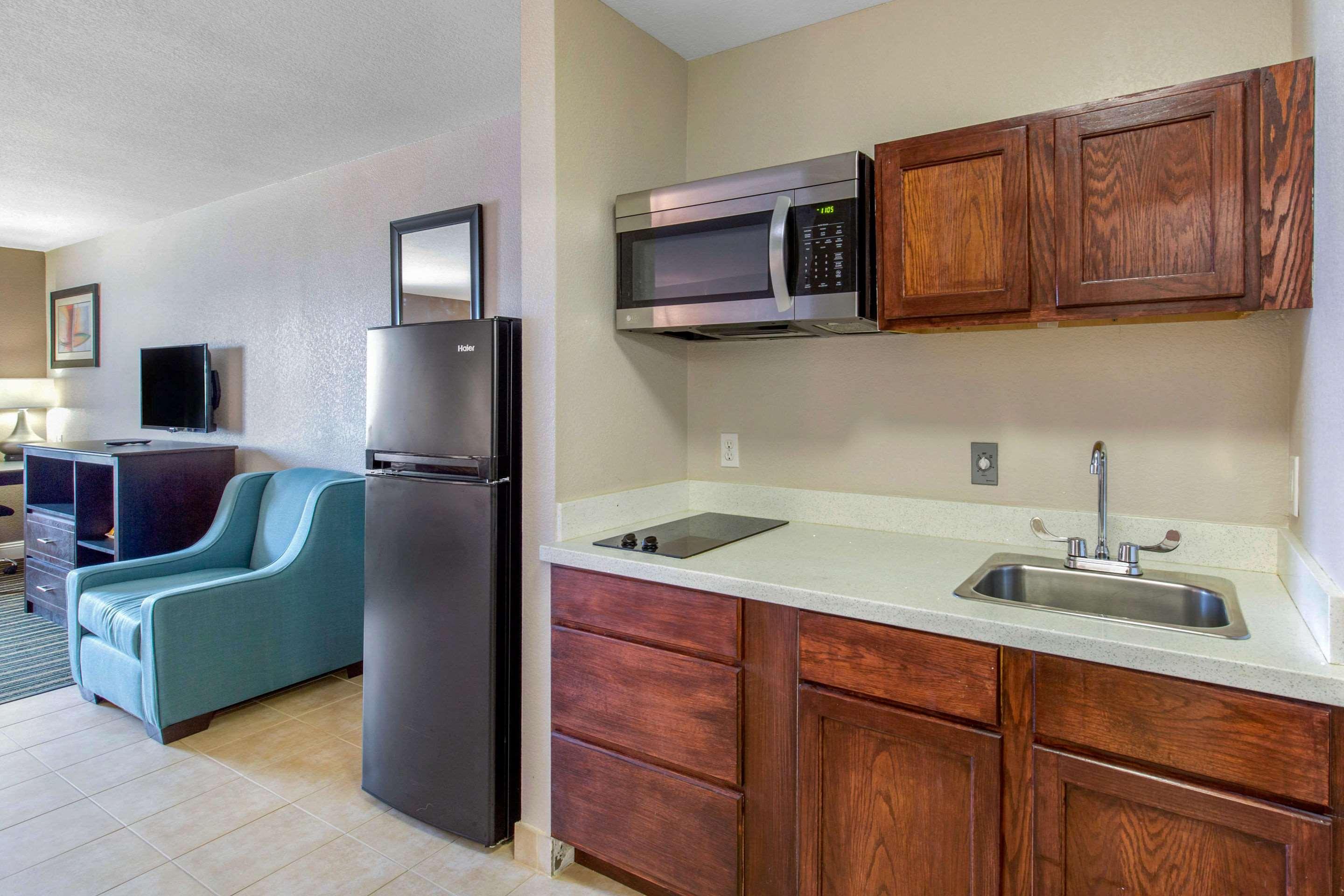Quality Inn And Suites Port Arthur Nederland Bagian luar foto