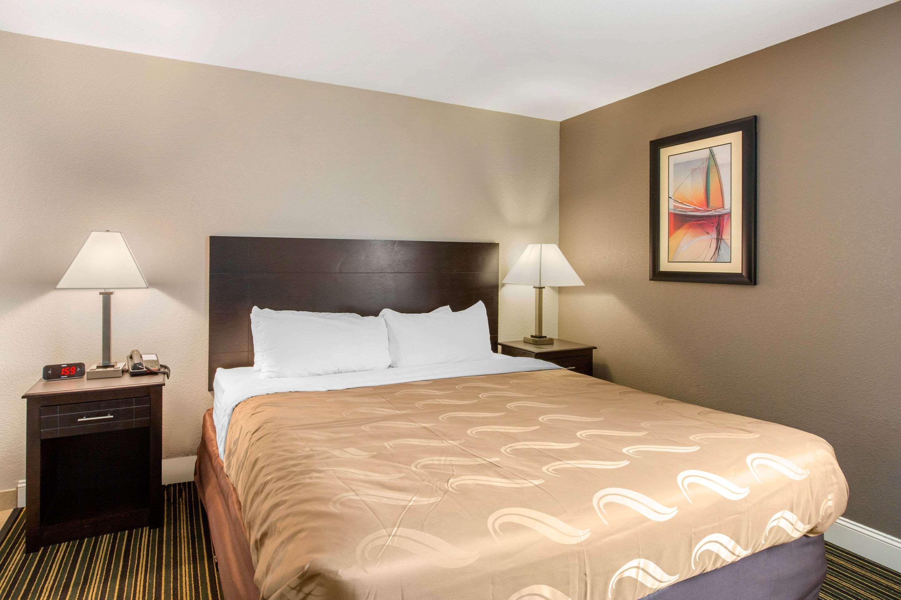 Quality Inn And Suites Port Arthur Nederland Bagian luar foto