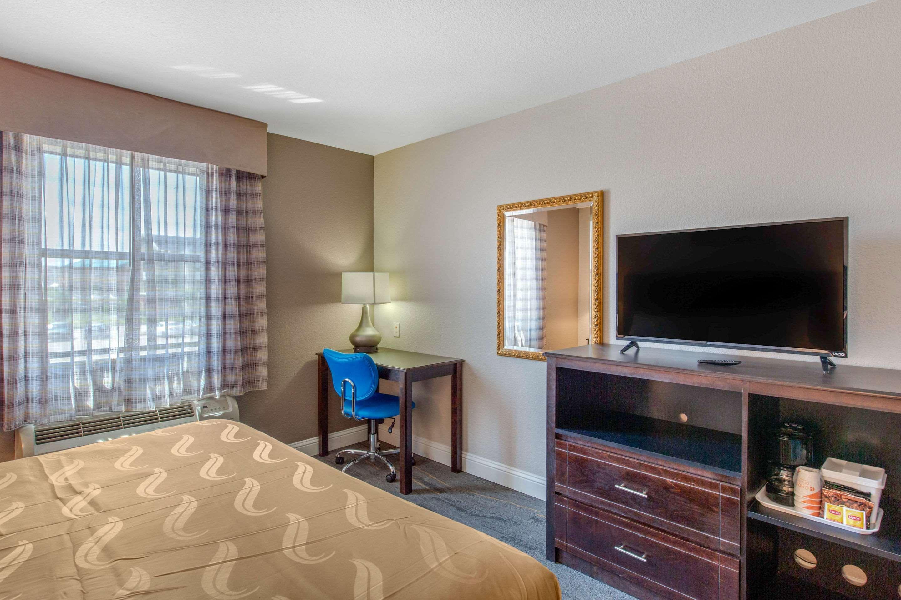 Quality Inn And Suites Port Arthur Nederland Bagian luar foto