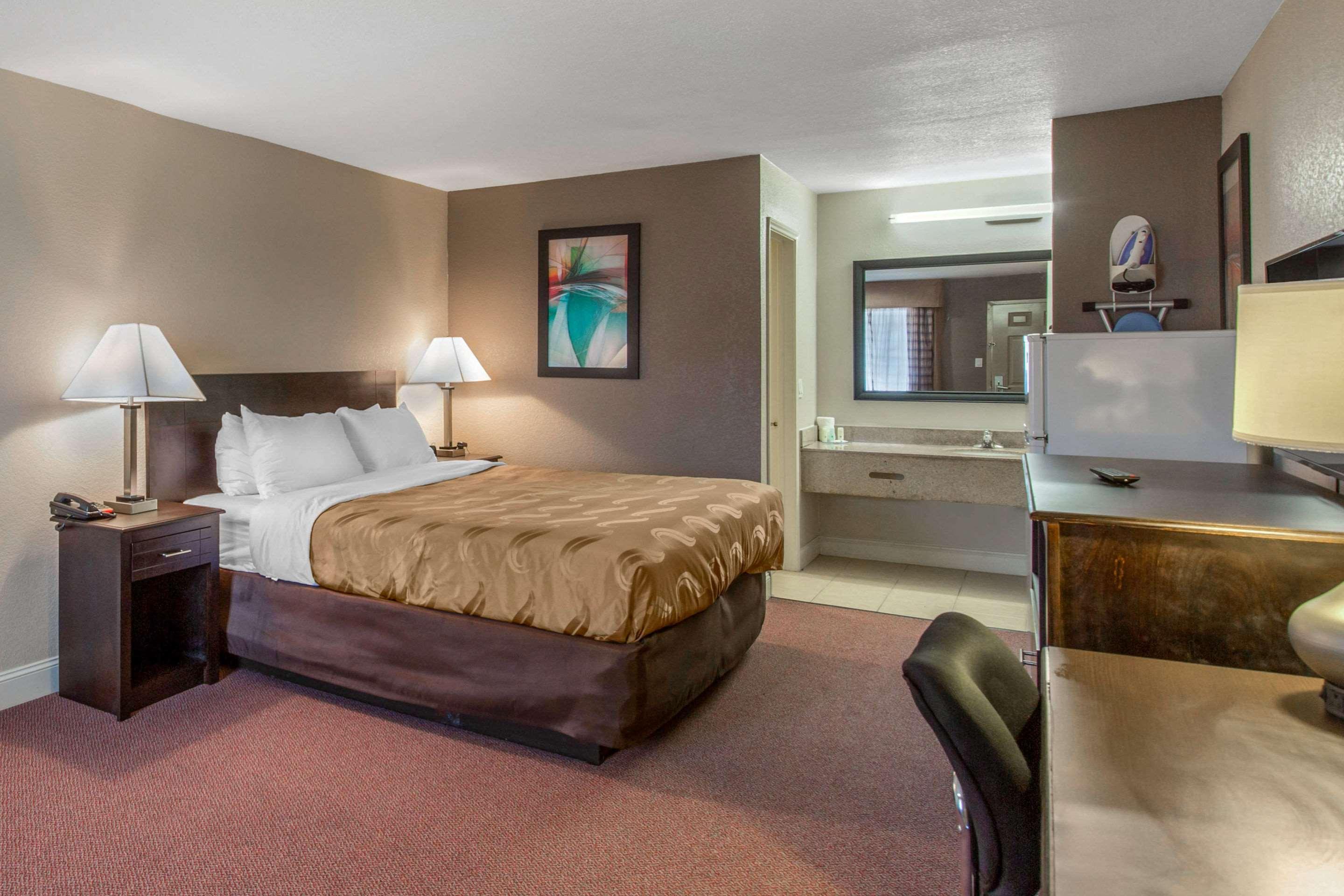 Quality Inn And Suites Port Arthur Nederland Bagian luar foto