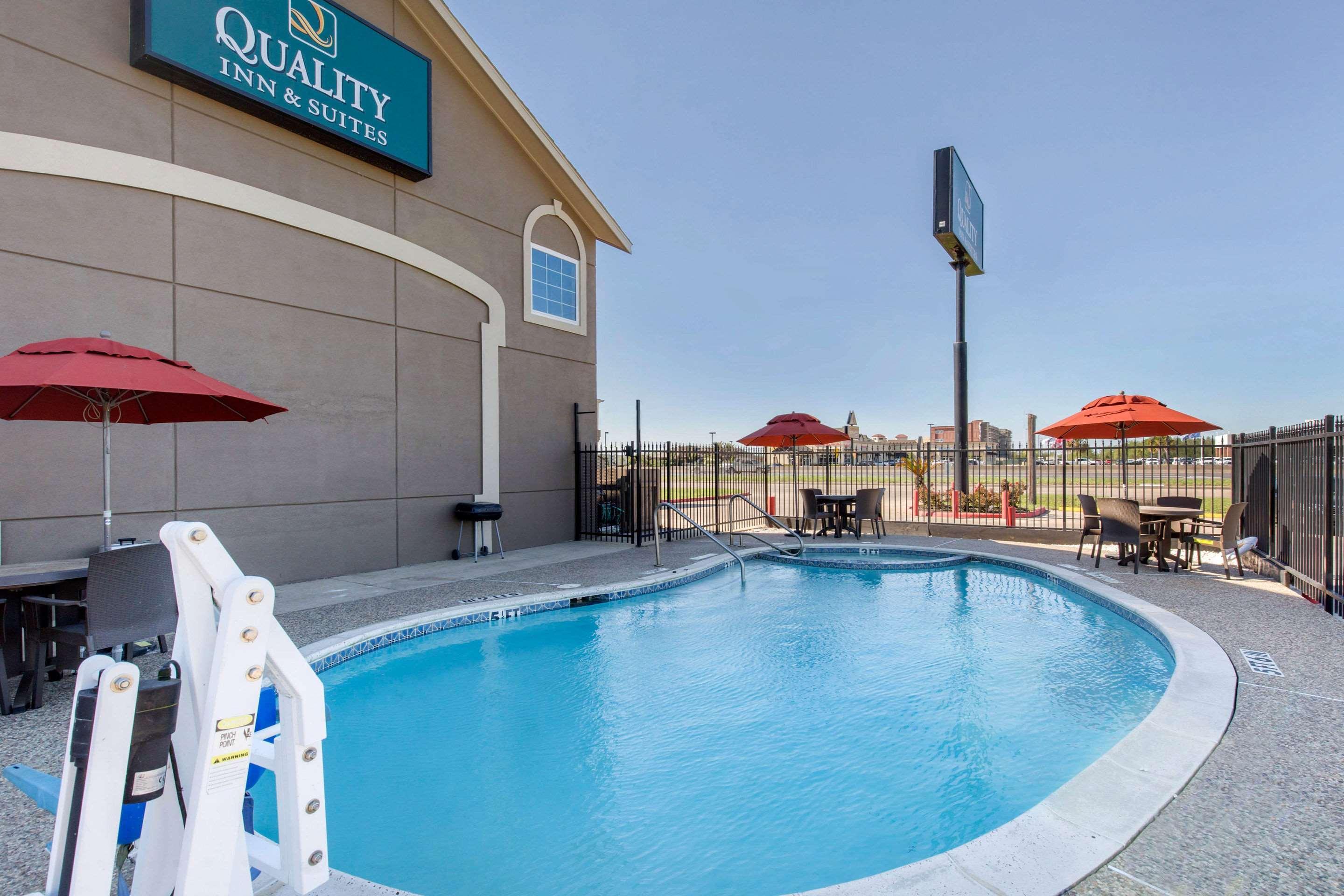 Quality Inn And Suites Port Arthur Nederland Bagian luar foto