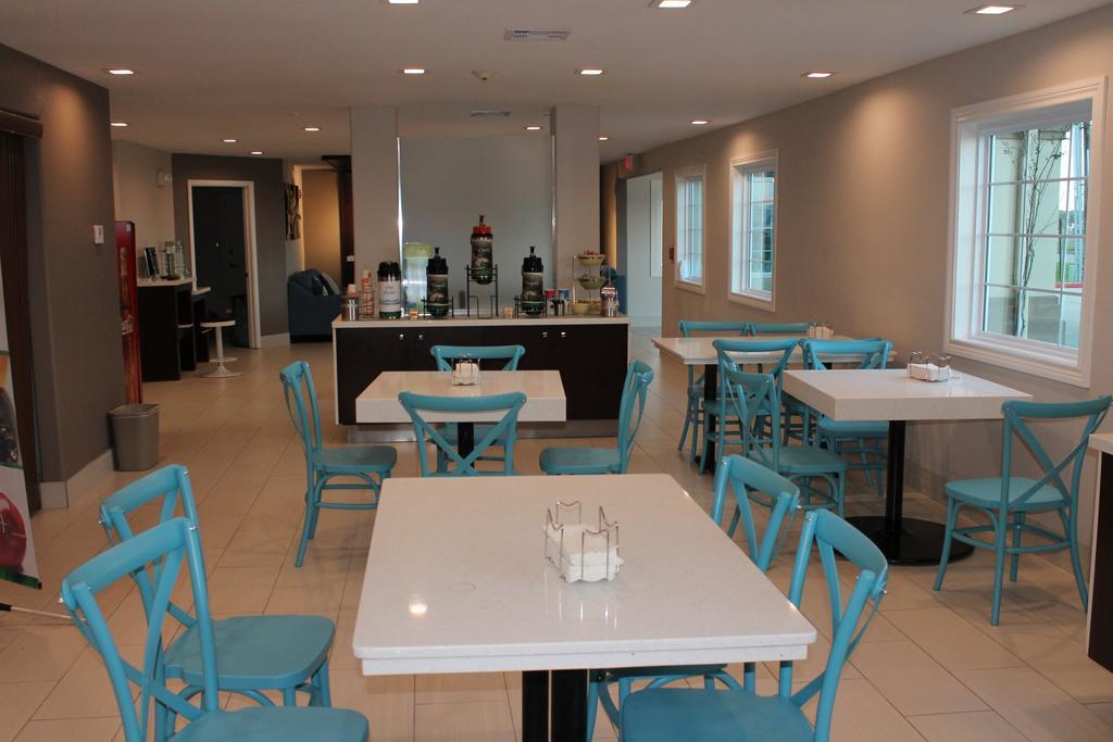 Quality Inn And Suites Port Arthur Nederland Bagian luar foto