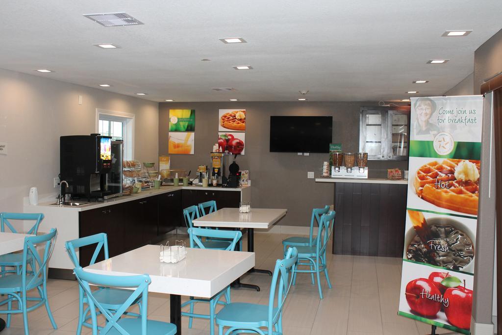 Quality Inn And Suites Port Arthur Nederland Bagian luar foto