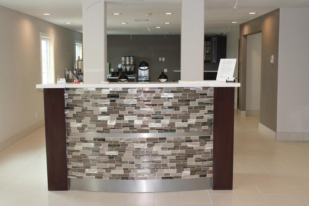 Quality Inn And Suites Port Arthur Nederland Bagian luar foto